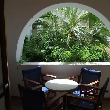 Aparthotel Siroco's And Parikia (Paros)